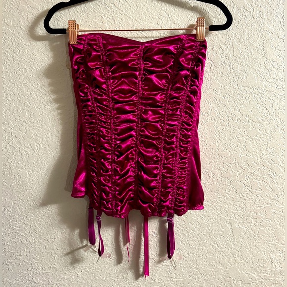 FREDEICKS OF HOLLYWOOD Sexy Ruched Corset - Picture 4 of 6